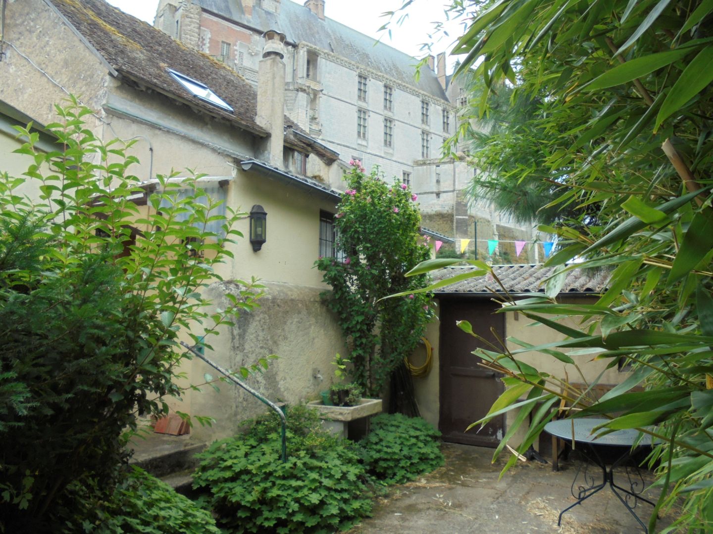 Vue sur le ch\u00e2teau