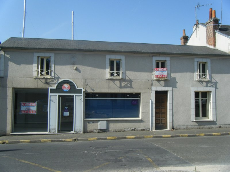 CHATEAUDUN IMMEUBLE COMMERCE+HABITATION