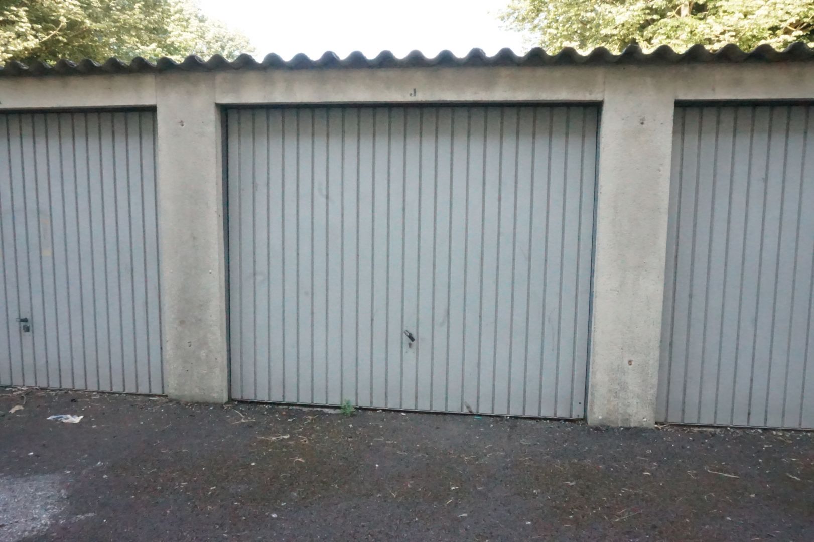 5 GARAGES