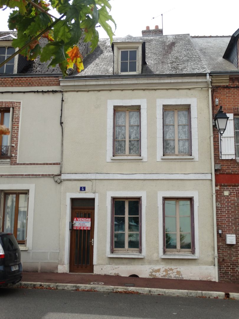 MAISON DE VILLAGE - 15 MIN CHATEAUDUN
