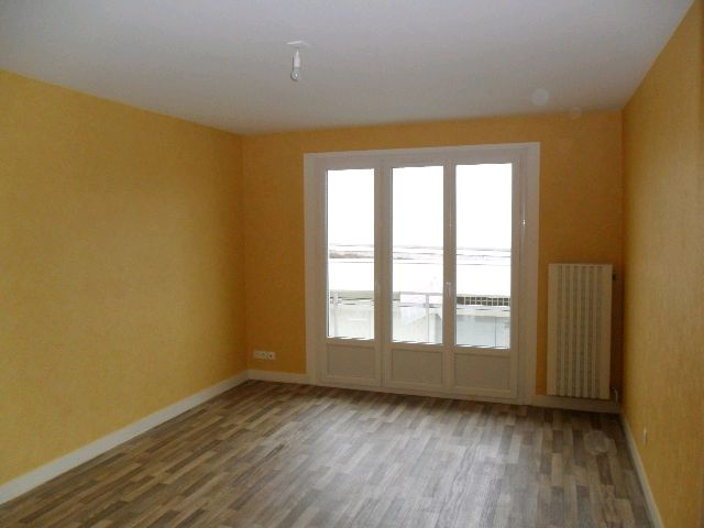 CENTRE-VILLE, APPARTEMENT REFAIT A NEUF