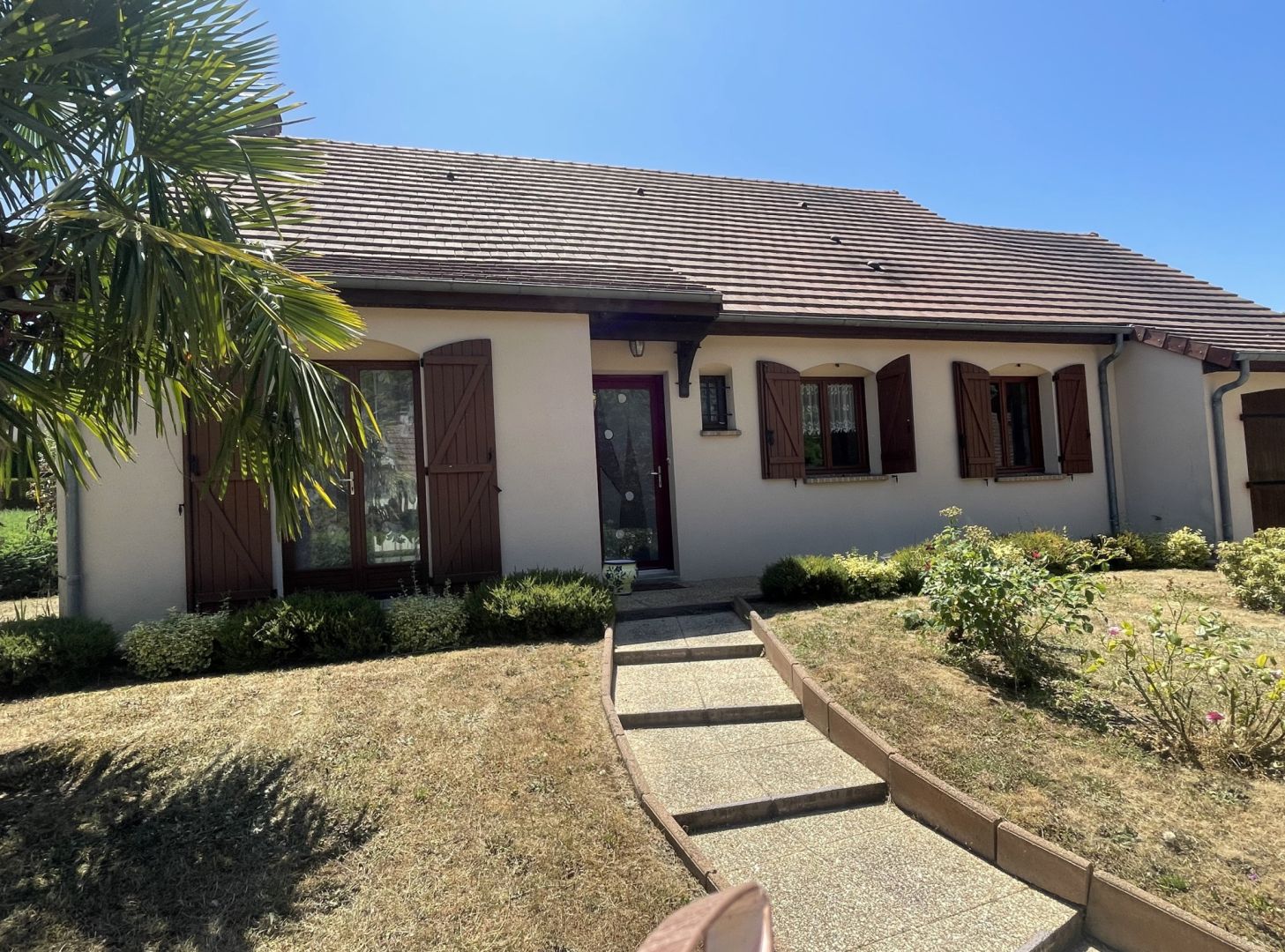 CLOYES, ville tous commerces