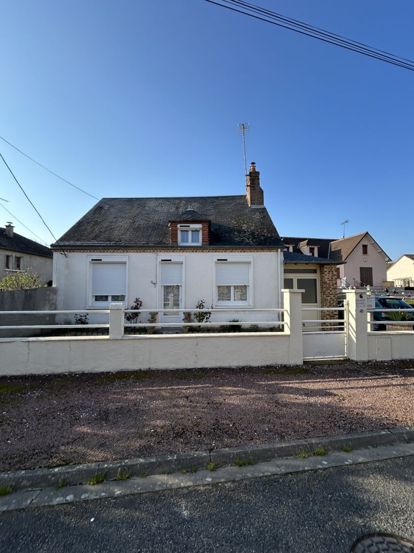 Maison � louer - 702EUR